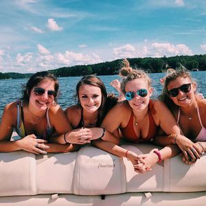 Meet your Posher, Riley